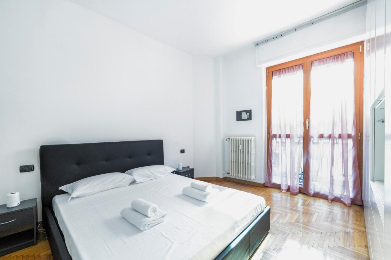 Cenisio M5 Lovely Apartment - With Balcony! Milan Exterior photo