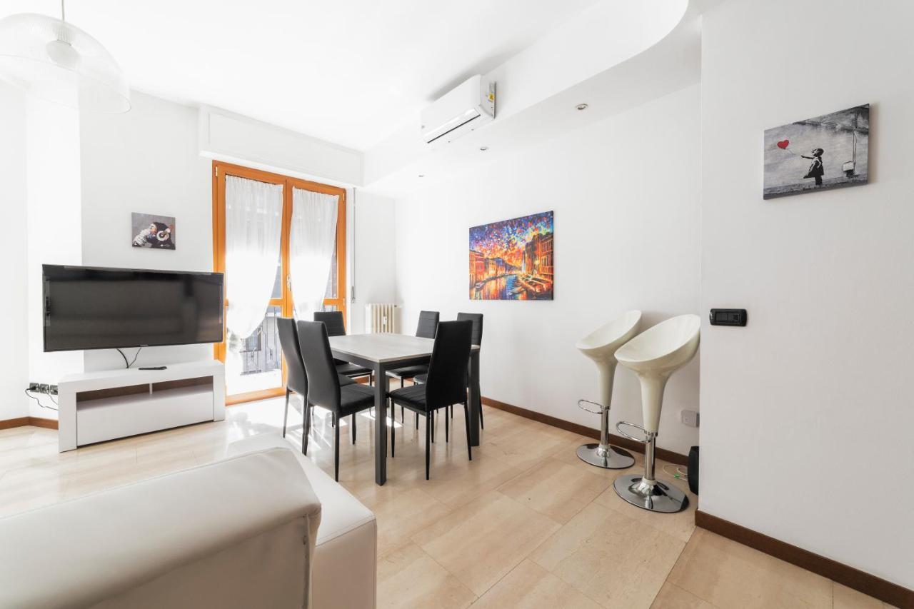 Cenisio M5 Lovely Apartment - With Balcony! Milan Exterior photo