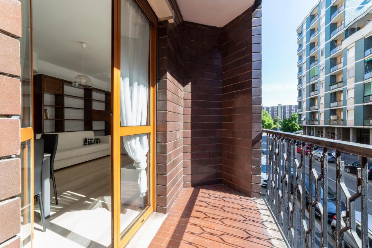 Cenisio M5 Lovely Apartment - With Balcony! Milan Exterior photo