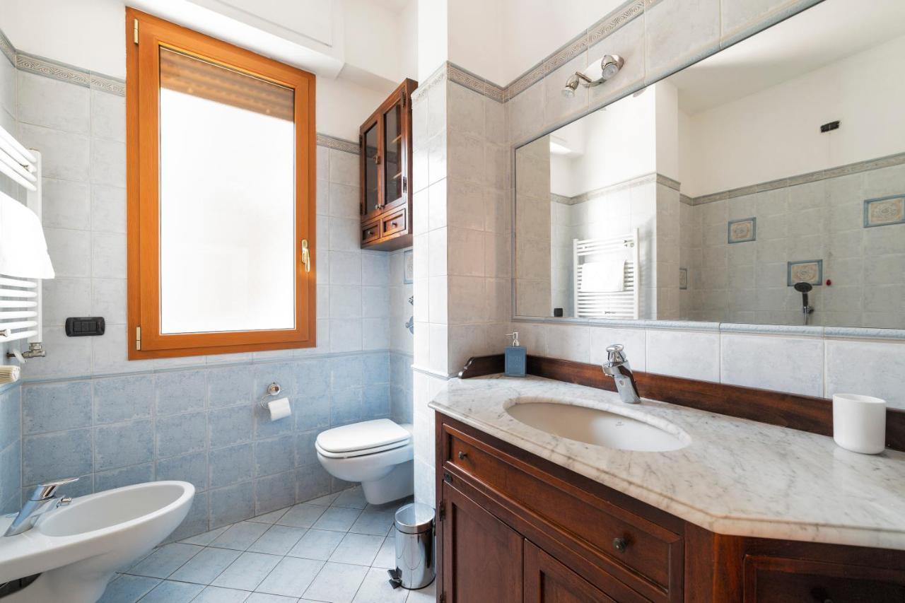 Cenisio M5 Lovely Apartment - With Balcony! Milan Exterior photo