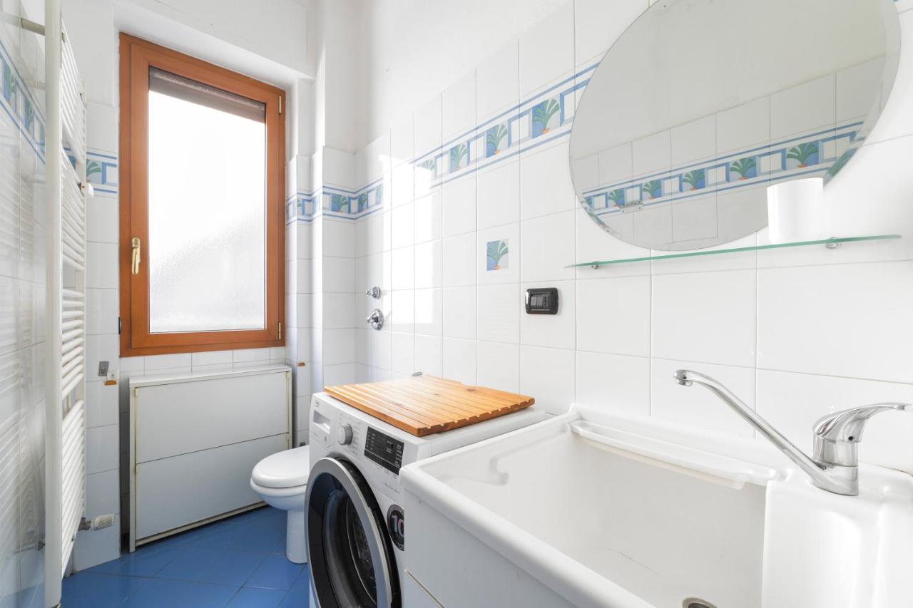 Cenisio M5 Lovely Apartment - With Balcony! Milan Exterior photo