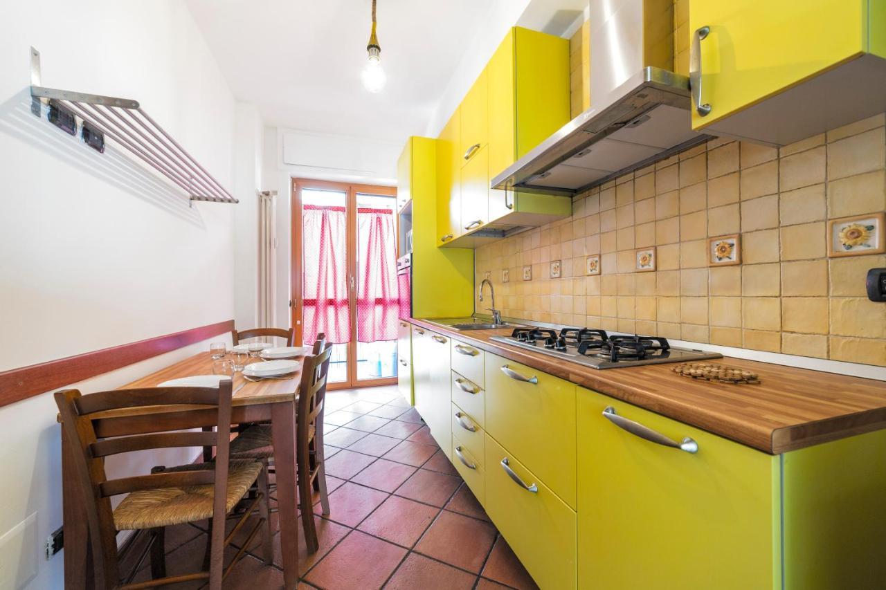 Cenisio M5 Lovely Apartment - With Balcony! Milan Exterior photo